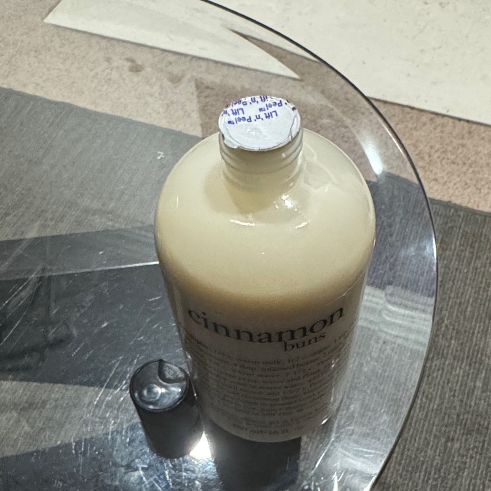 Philosophy Cinnamon Buns Shower Gel - 3 in 1 16oz (480ml) - Picture 5 of 5
